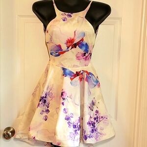 107. New L'Atiste backless floral Dress Size M